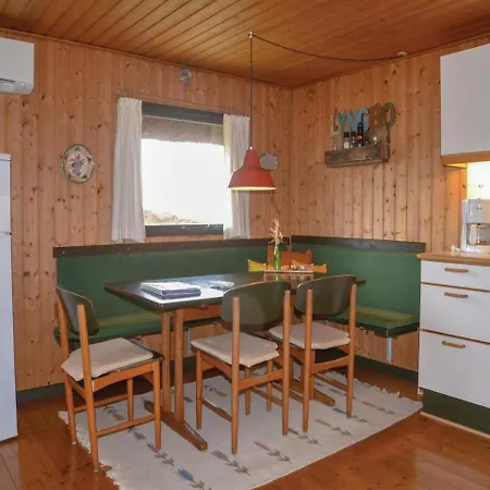 Dom wakacyjny Two-bedroom Holiday In *